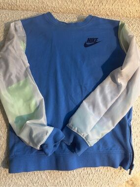 Nike women’s Crewneck Sweatshirt with Sheer Pastel Sleeves